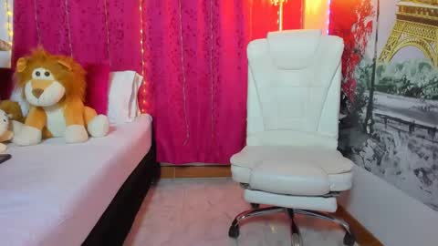 Snapshot of milfboobs_10 chatting on March 2025 01:36:02 AM Nakary Bustamante online show from March 2025 01:36:02 AM