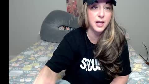 Snapshot of milfmonee chatting on January 2025 06:06:01 PM MILF Monee online show from January 2025 06:06:01 PM