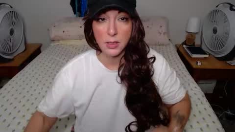 Snapshot of milfmonee chatting on October 2025 04:08:01 PM MILF Monee online show from October 2025 04:08:01 PM