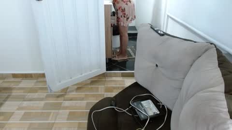 Snapshot of milfrosalie chatting on November 2025 09:34:02 AM Rosalie online show from November 2025 09:34:02 AM