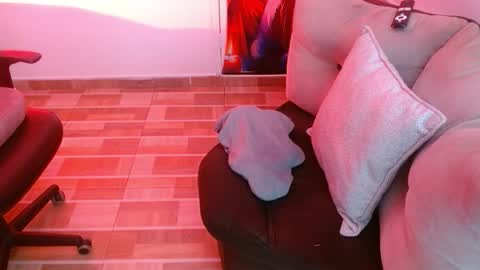 Snapshot of milfrosalie chatting on December 2025 09:46:02 AM Rosalie online show from December 2025 09:46:02 AM