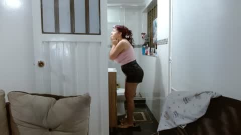 Snapshot of milfrosalie chatting on June 2026 09:45:02 AM Rosalie online show from June 2026 09:45:02 AM