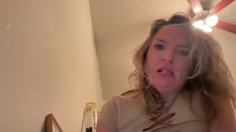 Snapshot of milfyplaywme chatting on November 2025 05:20:02 AM milfyplaywme online show from November 2025 05:20:02 AM