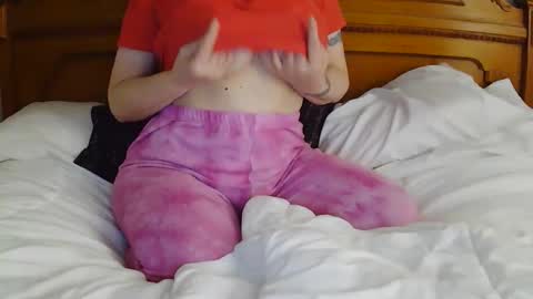 MilfyTitts online show from October 2025 03:14:02 PM