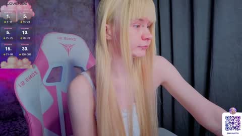 Snapshot of miliameow chatting on April 2026 08:48:01 PM Milia online show from April 2026 08:48:01 PM