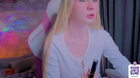 Snapshot of miliameow chatting on April 2026 11:05:01 PM Milia online show from April 2026 11:05:01 PM