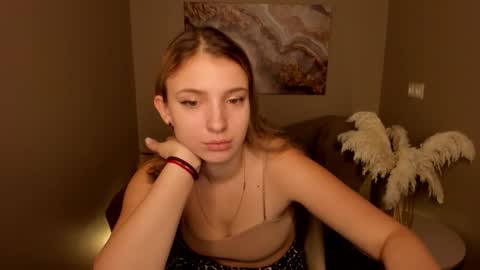 milinafox online show from September 2025 01:20:02 AM