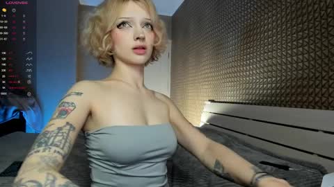 Snapshot of milinamarvelous chatting on April 2026 01:48:01 AM Mila 3 aka Deepthroat World Champion online show from April 2026 01:48:01 AM