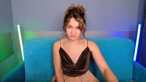 milkablond online show from January 2025 04:15:01 AM