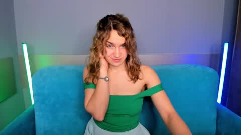 milkablond online show from January 2025 07:05:01 AM