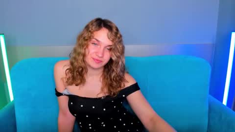 milkablond online show from February 2025 04:15:02 AM