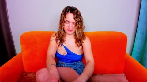 milkablond online show from March 2025 04:01:01 AM