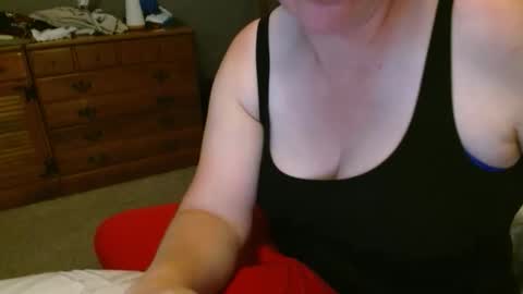 Snapshot of milking_daddi chatting on September 2025 11:51:01 PM milking_daddi online show from September 2025 11:51:01 PM