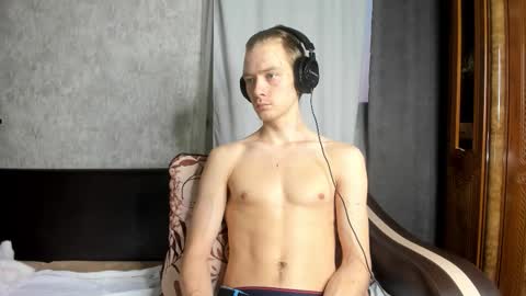 Snapshot of milkiwy chatting on November 2025 03:39:02 AM Isaac online show from November 2025 03:39:02 AM