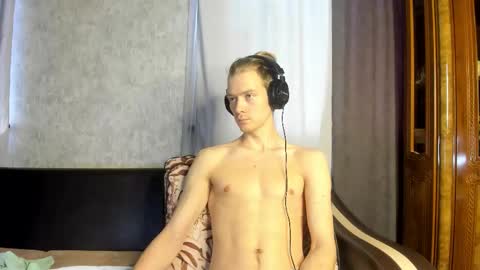 Snapshot of milkiwy chatting on November 2025 11:10:01 AM Isaac online show from November 2025 11:10:01 AM