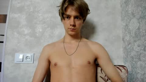 Snapshot of milkiwy chatting on June 2026 03:45:01 AM Isaac online show from June 2026 03:45:01 AM