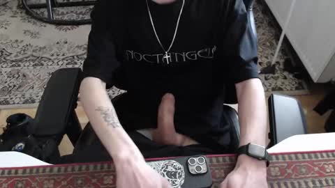 Snapshot of milkmeup_thick chatting on April 2026 02:25:01 PM milkmeup_thick online show from April 2026 02:25:01 PM