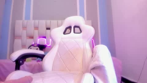 Michelle  online show from February 2026 08:02:01 PM