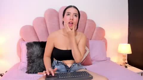 Snapshot of milky_majo chatting on July 2026 12:29:01 PM milky_majo online show from July 2026 12:29:01 PM