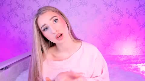 Vivian online show from January 2025 08:18:02 AM