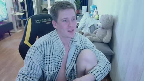 Snapshot of milkyfap chatting on March 2026 02:33:02 AM Mark and Elsa online show from March 2026 02:33:02 AM