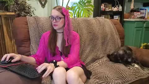 Snapshot of milkyseaofpeach chatting on December 2024 08:16:01 PM Peach Doll online show from December 2024 08:16:01 PM