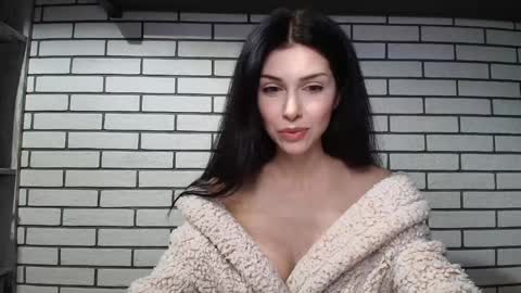 milla bella online show from December 2025 07:32:01 PM