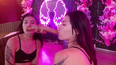 Snapshot of milla_davis chatting on December 2024 04:16:01 PM MILLA online show from December 2024 04:16:01 PM