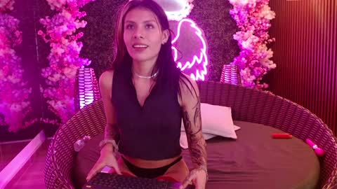 Snapshot of milla_davis chatting on December 2024 07:25:02 PM MILLA online show from December 2024 07:25:02 PM