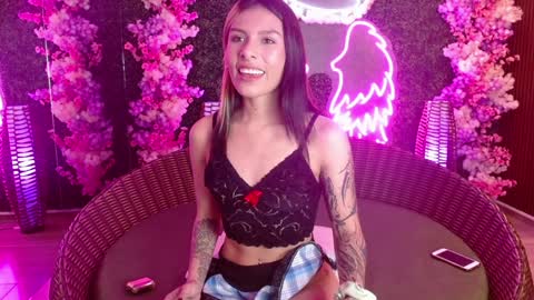 Snapshot of milla_davis chatting on December 2024 01:03:02 PM MILLA online show from December 2024 01:03:02 PM