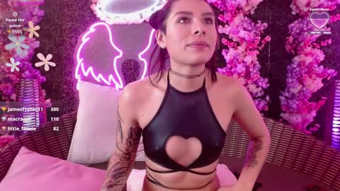 Snapshot of milla_davis chatting on January 2025 05:32:01 PM MILLA online show from January 2025 05:32:01 PM