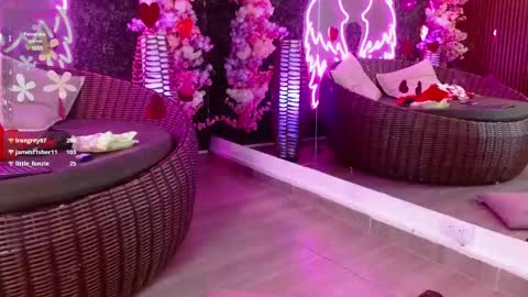 Snapshot of milla_davis chatting on February 2025 04:37:02 PM MILLA online show from February 2025 04:37:02 PM