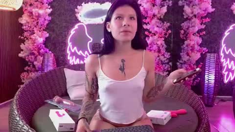 Snapshot of milla_davis chatting on February 2025 01:38:02 PM MILLA online show from February 2025 01:38:02 PM