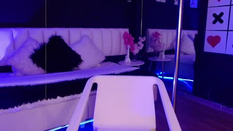 Snapshot of milla_davis chatting on February 2025 08:31:01 PM MILLA online show from February 2025 08:31:01 PM