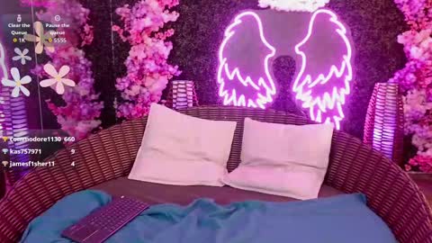 Snapshot of milla_davis chatting on September 2025 05:56:02 PM MILLA online show from September 2025 05:56:02 PM