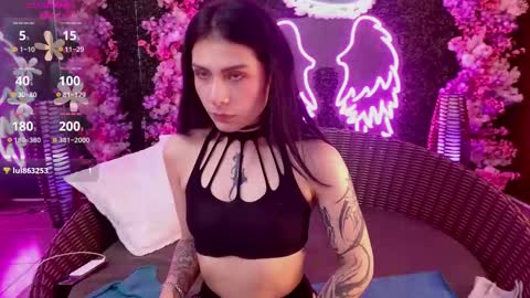 Snapshot of milla_davis chatting on October 2025 03:00:02 PM MILLA online show from October 2025 03:00:02 PM