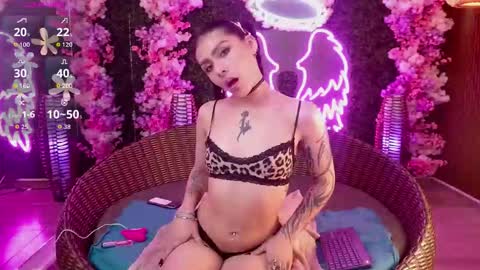 Snapshot of milla_davis chatting on October 2025 01:45:02 PM MILLA online show from October 2025 01:45:02 PM