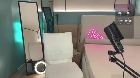 Snapshot of milla_kuni chatting on December 2024 07:00:02 PM Mila online show from December 2024 07:00:02 PM