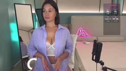 Snapshot of milla_kuni chatting on January 2025 10:45:01 PM Mila online show from January 2025 10:45:01 PM