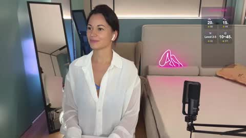 Snapshot of milla_kuni chatting on February 2025 08:13:02 PM Mila online show from February 2025 08:13:02 PM