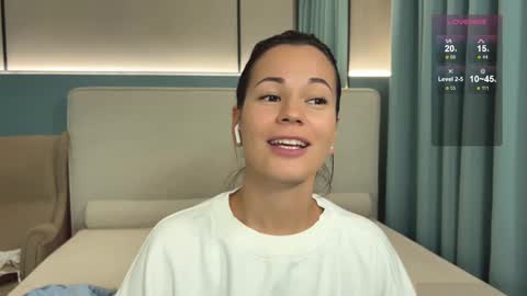 Snapshot of milla_kuni chatting on February 2025 10:47:01 PM Mila online show from February 2025 10:47:01 PM