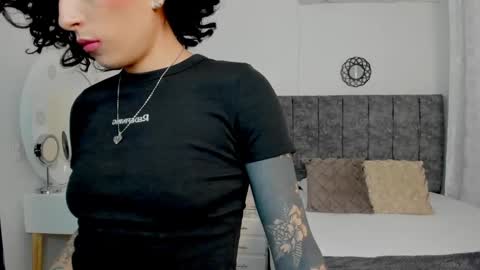 Snapshot of milla_pixxie chatting on March 2025 05:00:02 AM Milagros online show from March 2025 05:00:02 AM