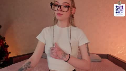 Snapshot of milla_remmy chatting on February 2025 09:16:01 PM Milla online show from February 2025 09:16:01 PM