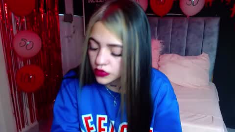 Violeta online show from February 2025 03:56:02 PM