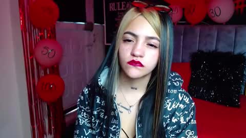 Violeta online show from February 2025 01:39:02 PM