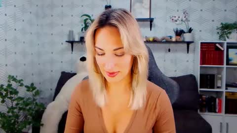 Snapshot of millaxqueen chatting on October 2025 02:56:02 PM MillaXQueen online show from October 2025 02:56:02 PM