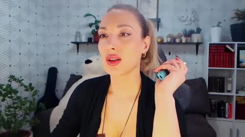 MillaXQueen online show from February 2026 07:29:02 AM