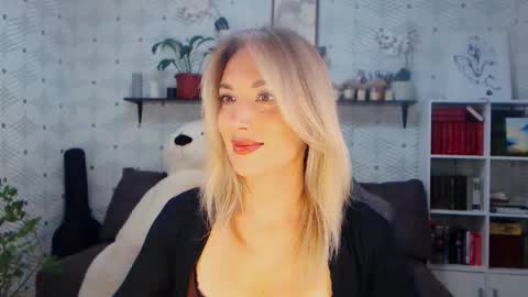 Snapshot of millaxqueen chatting on May 2026 01:39:01 PM MillaXQueen online show from May 2026 01:39:01 PM
