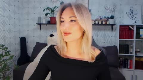 Snapshot of millaxqueen chatting on May 2026 07:24:02 AM MillaXQueen online show from May 2026 07:24:02 AM