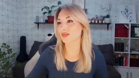 Snapshot of millaxqueen chatting on May 2026 01:19:01 PM MillaXQueen online show from May 2026 01:19:01 PM